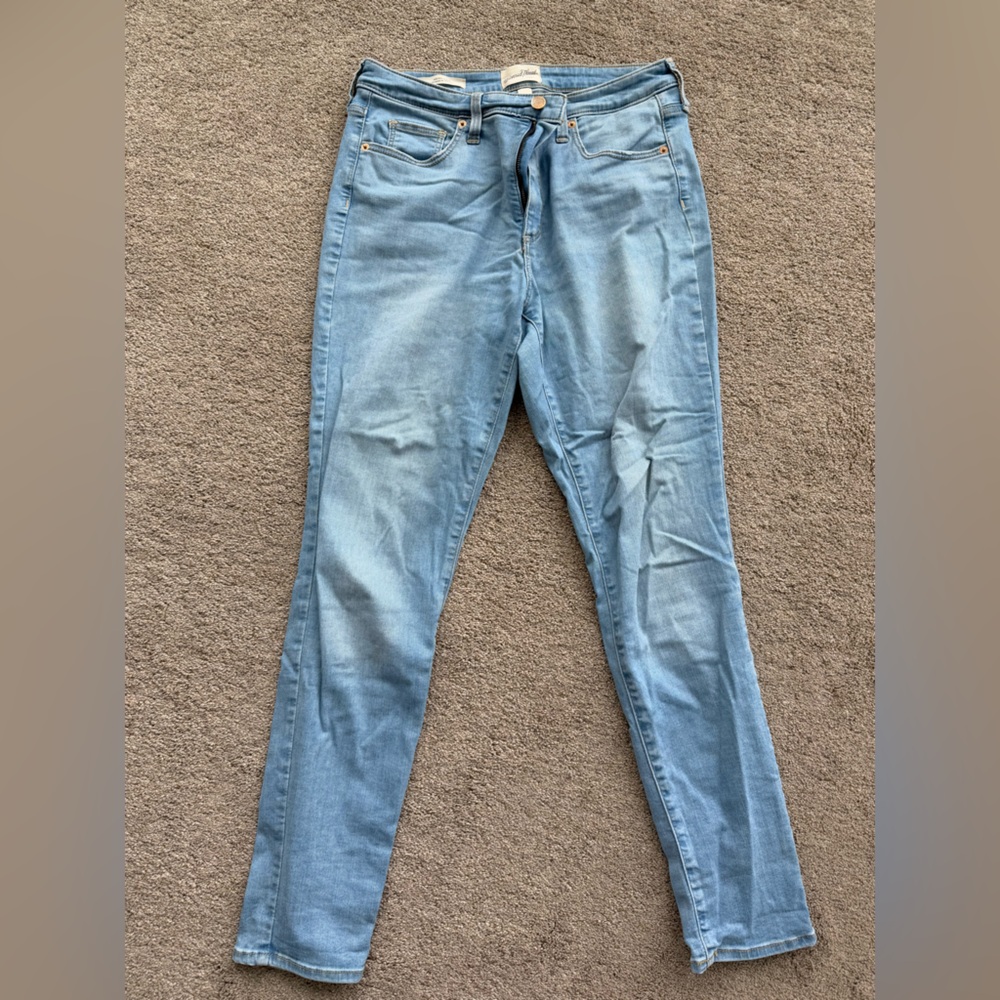 Universal Thread Light Wash Skinny Jeans